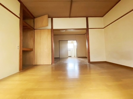 さいたま市南区鹿手袋２丁目のアパートの居間・リビング