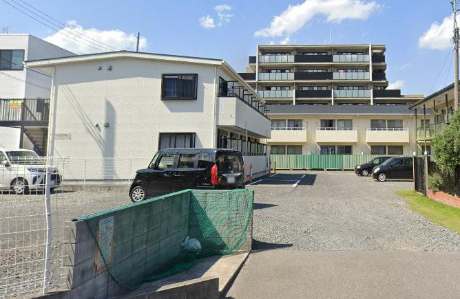 さいたま市南区鹿手袋２丁目のアパートの駐車場