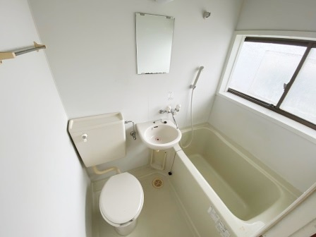 さいたま市南区鹿手袋２丁目のアパートの浴室