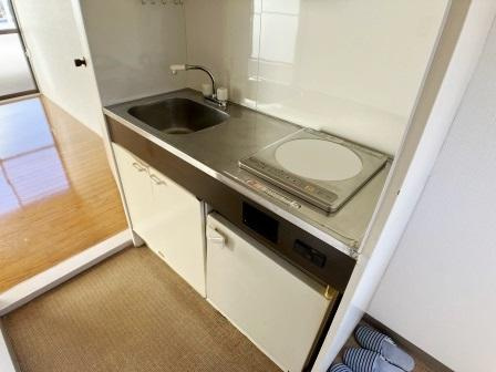 サンハイツA　SHIBUYAのキッチン|コンパクトなキッチンで掃除もラクラク