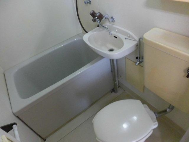 第2スカイコーポの浴室|きれいなお風呂です