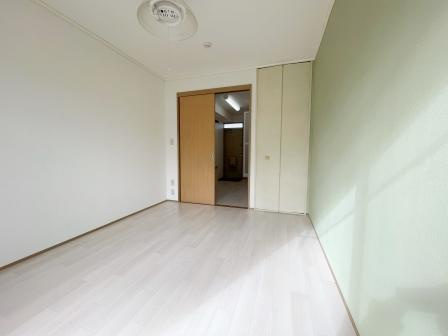 シティハイム・グローリアⅡの居間・リビング|使いやすい居間です