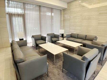 プラウドシティ武蔵浦和ステーションアリーナのロビー|落ち着いたロビーです