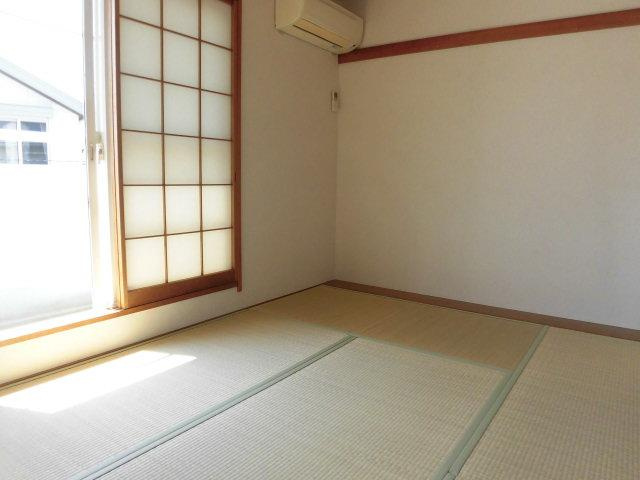 南浦和パークメゾネットの和室|日本らしい落ち着いた雰囲気の和室です