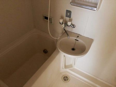 藤栄コーポの浴室|お風呂で日々の疲れを落としましょう