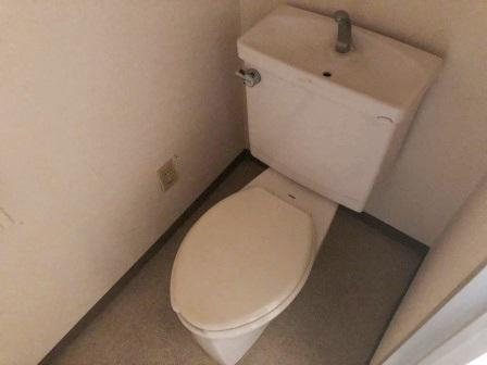 藤栄コーポのトイレ|清潔感のあるトイレです