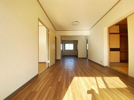 さいたま市緑区大字三室の賃貸マンションの居間・リビング|Img_hy\00051C74.JPG