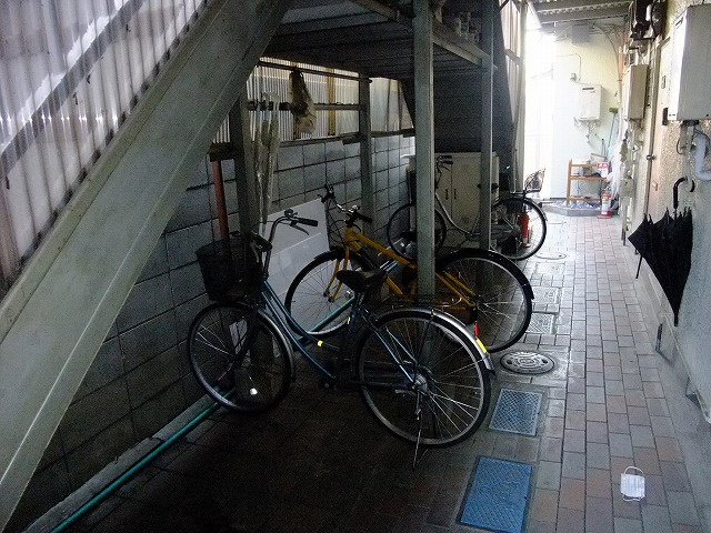 さいたま市桜区大字下大久保のハイツのエントランス