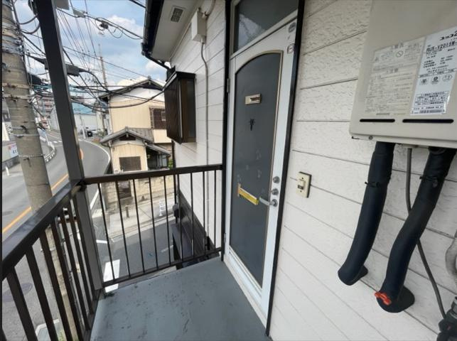 コーポさくらのエントランス|ゆとりのあるエントランスです