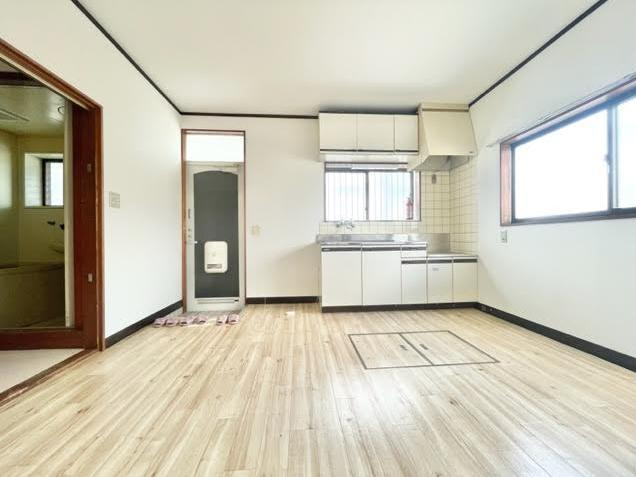 コーポさくらの居間・リビング|こちらの居間で趣味の時間をお楽しみください