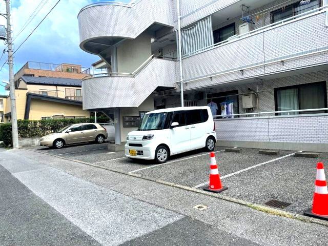 グリーンハイム中浦和Ⅰの駐車場|カースペースがあります