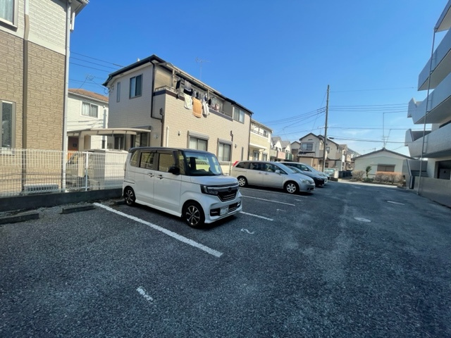 グレーストーエイの駐車場|駐車場があるので、車を買う予定の方も安心です