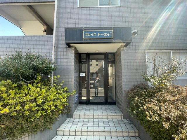 グレーストーエイのエントランス|毎日通るエントランスはこのようになっています