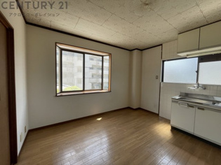 五月ハイツの居間