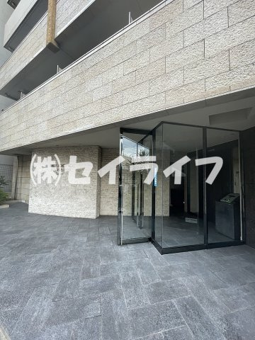 大阪市東成区中本３丁目の賃貸マンションのエントランス
