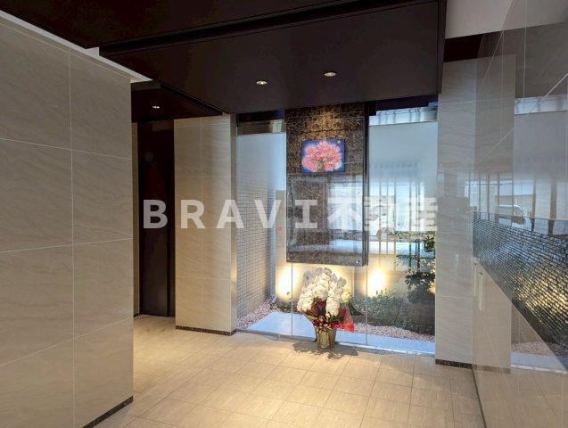 Wonnal堺筋本町 BRAVI不動産のロビー