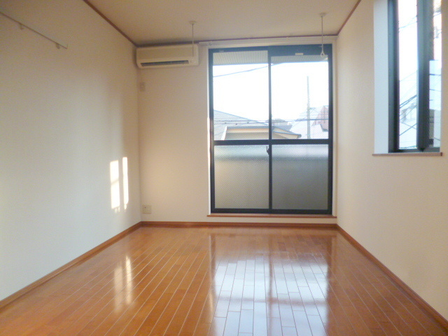 フォレスト高円寺の内装|★横窓もあり明るいお部屋です★