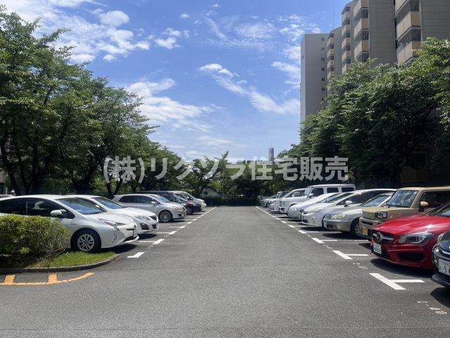 くずはセンチュリータウン2番館の駐車場|■物件内覧・資金計画相談・住宅ローン相談、リフォーム相談、お問合せ受付中■
※当日・翌日のご内覧、ご相談はお電話でのお問合せがスムーズです！