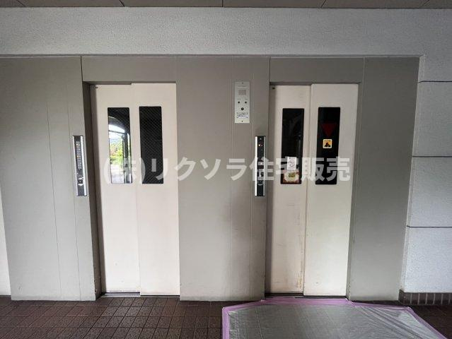 くずはセンチュリータウン2番館のその他共用部分|エレベーター2基
■物件内覧・資金計画相談・住宅ローン相談、リフォーム相談、お問合せ受付中■
※当日・翌日のご内覧、ご相談はお電話でのお問合せがスムーズです！