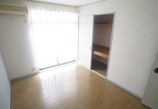 エステートピアドミールの居間・リビング