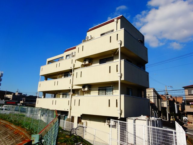 メゾンアルカディア金剛の外観