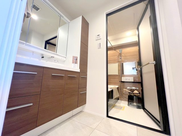 コスモ立川サングレイス　の独立洗面台