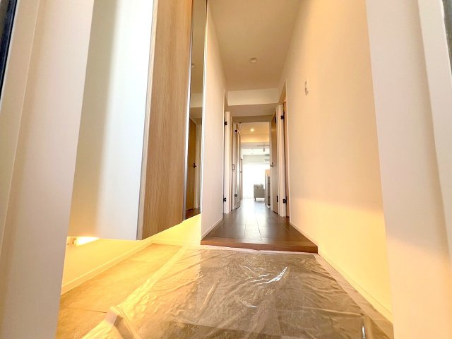 コスモ立川サングレイス　の玄関