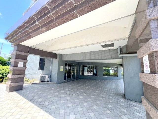コスモ立川サングレイス　のエントランス