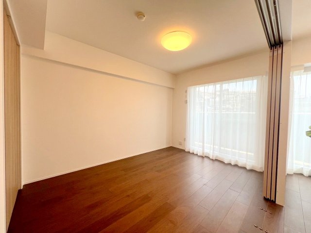 コスモ立川サングレイス　の洋室