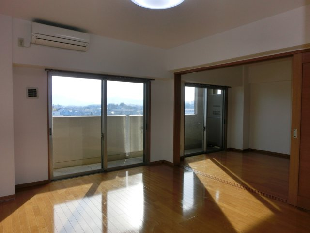 レジデンス東櫛原の居間・リビング