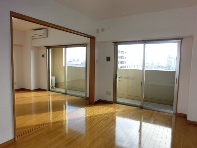 レジデンス東櫛原の居間・リビング