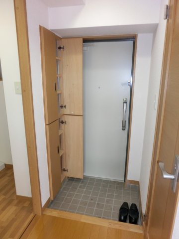 レジデンス東櫛原の玄関