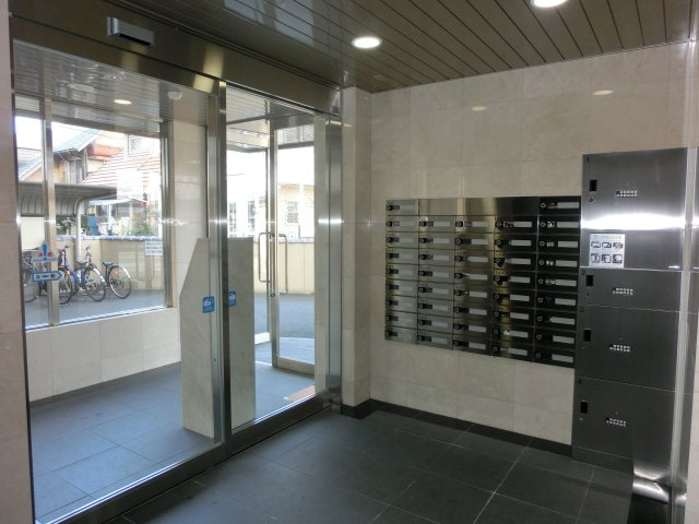 レジデンス東櫛原のエントランス