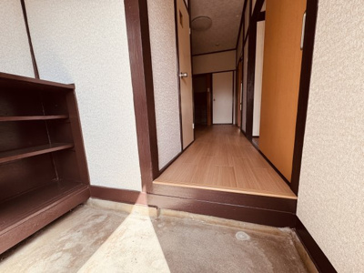 【玄関】 | 狭山貸家 | シューズボックス付