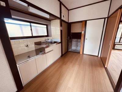 【キッチン】 | 狭山貸家 | システムキッチンはピカピカ