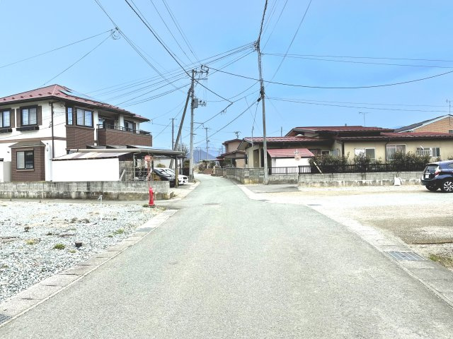 【前面道路含む現地写真】 | 山形市大字七浦 | 前面道路は６ｍございます(^^♪