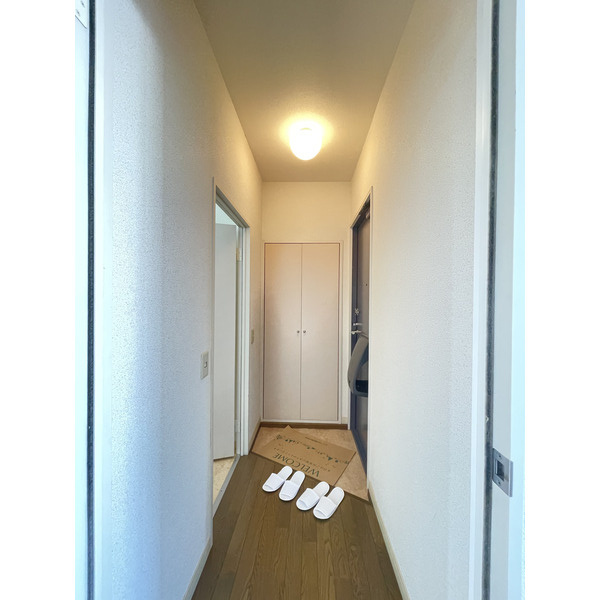 フラワーガーデン津福Ｄ棟の玄関