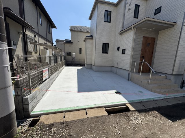 流山市こうのす台新築戸建の駐車場|1号棟駐車スペース・並列2台駐車可