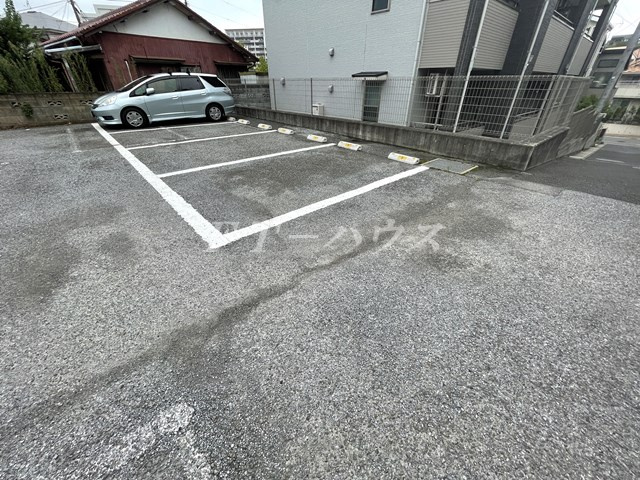 ガレット津田沼の駐車場