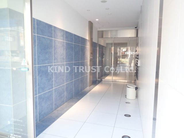 リセス大阪イーストのエントランス|清潔なエントランスです