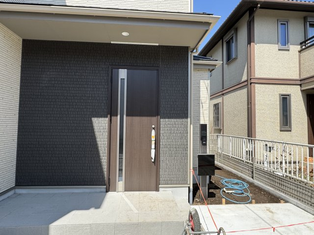 流山市こうのす台新築戸建のエントランス|エントランス・玄関ポーチ