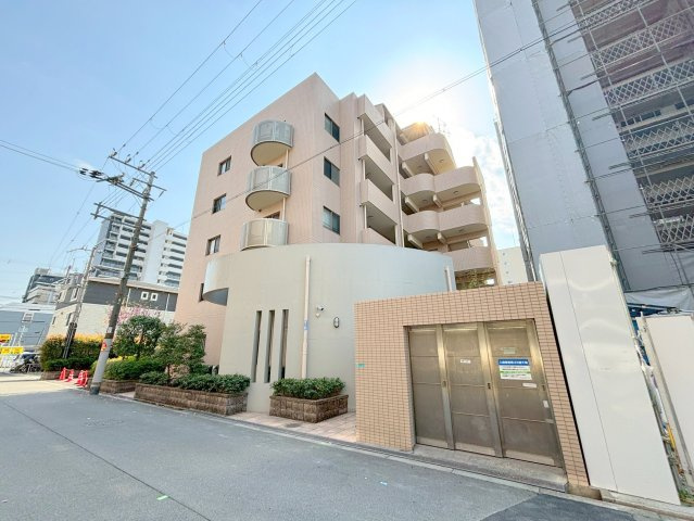 ウェルステージの外観