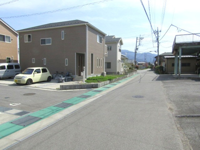 【前面道路含む現地写真】 | 中古戸建　石和町井戸 | 前面道路含む現地写真です
