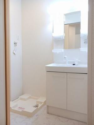 【洗面所】 | サンフラワー | 脱衣スペースもあります