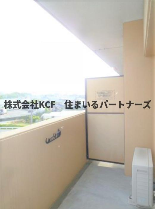 エスポワールのバルコニー|外からの目が気にならないバルコニーで洗濯物が干せます