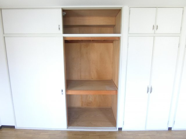 メゾンアルカディア金剛の収納