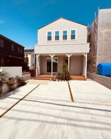 海と空と家族と。片瀬海岸でゆとりある暮らし。の外観|青空とサーフスタイルの家。
湘南らしい、ちょっといい暮らしがはじまりそう。