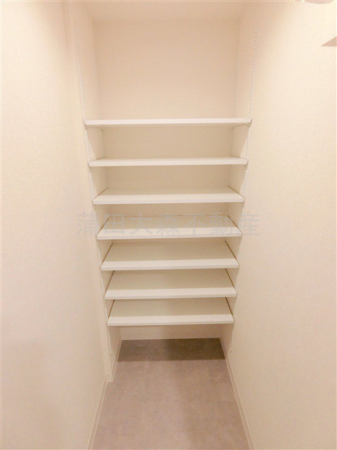 KDXレジデンス田園調布南の設備|玄関収納シューズインクローゼット