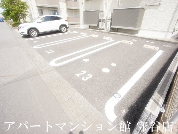 ブルーメンベートⅡの駐車場