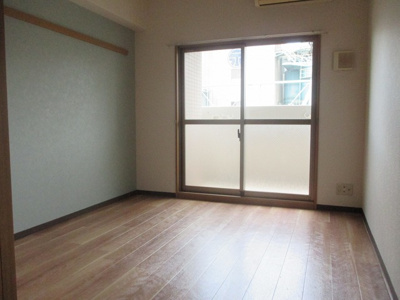 【居間・リビング】 | アミスタ菅原 | アクセントクロスがおしゃれです